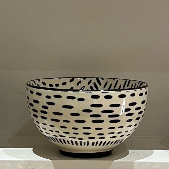 SHORT ST_ORIES Geometric Black and White Ceramic Bowl Set of 3 Price: $25.00 - Picture 7 of 8